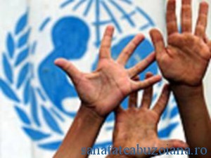 Hands-with-unicef-logo