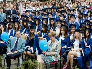 Daniela, colegii, dirigintele si profesoara de fizica