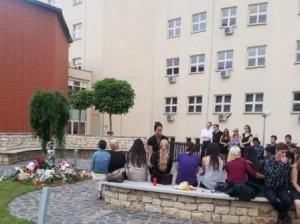 UMF-Cluj -studenti-comemorare